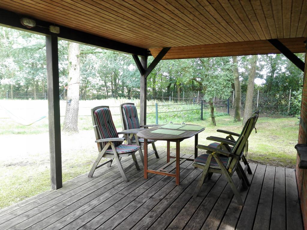 Uelsen Ferienhaus Am Waldchenヴィラ エクステリア 写真