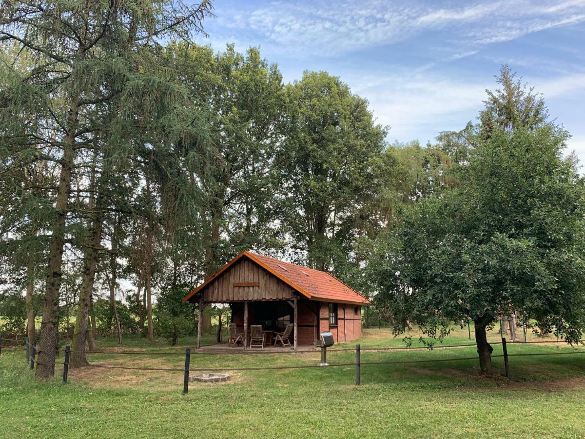 Uelsen Ferienhaus Am Waldchenヴィラ エクステリア 写真